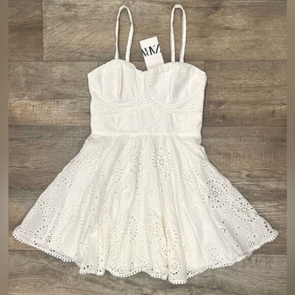 ZARA BLOGGER FAVE!!! Sweetheart Neckline Dress LAST ONE!!! - Picture 16 of 16